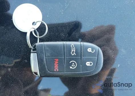 2016 Chrysler 200 Limited Platinum z USA, uszkodzony, nr VIN 1C3CCCAB3GN172594